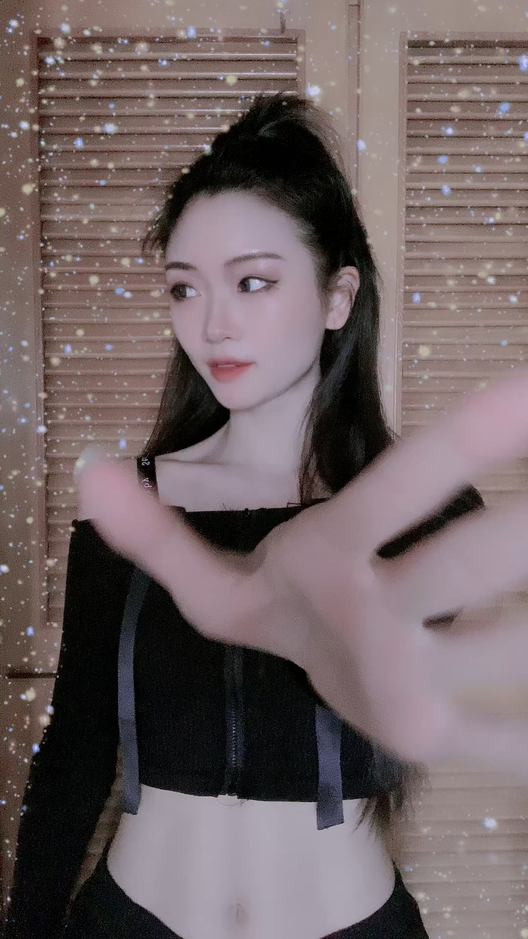 羽儿小姐姐手舞#听说现在有人开始喜欢我的脸了真的假的