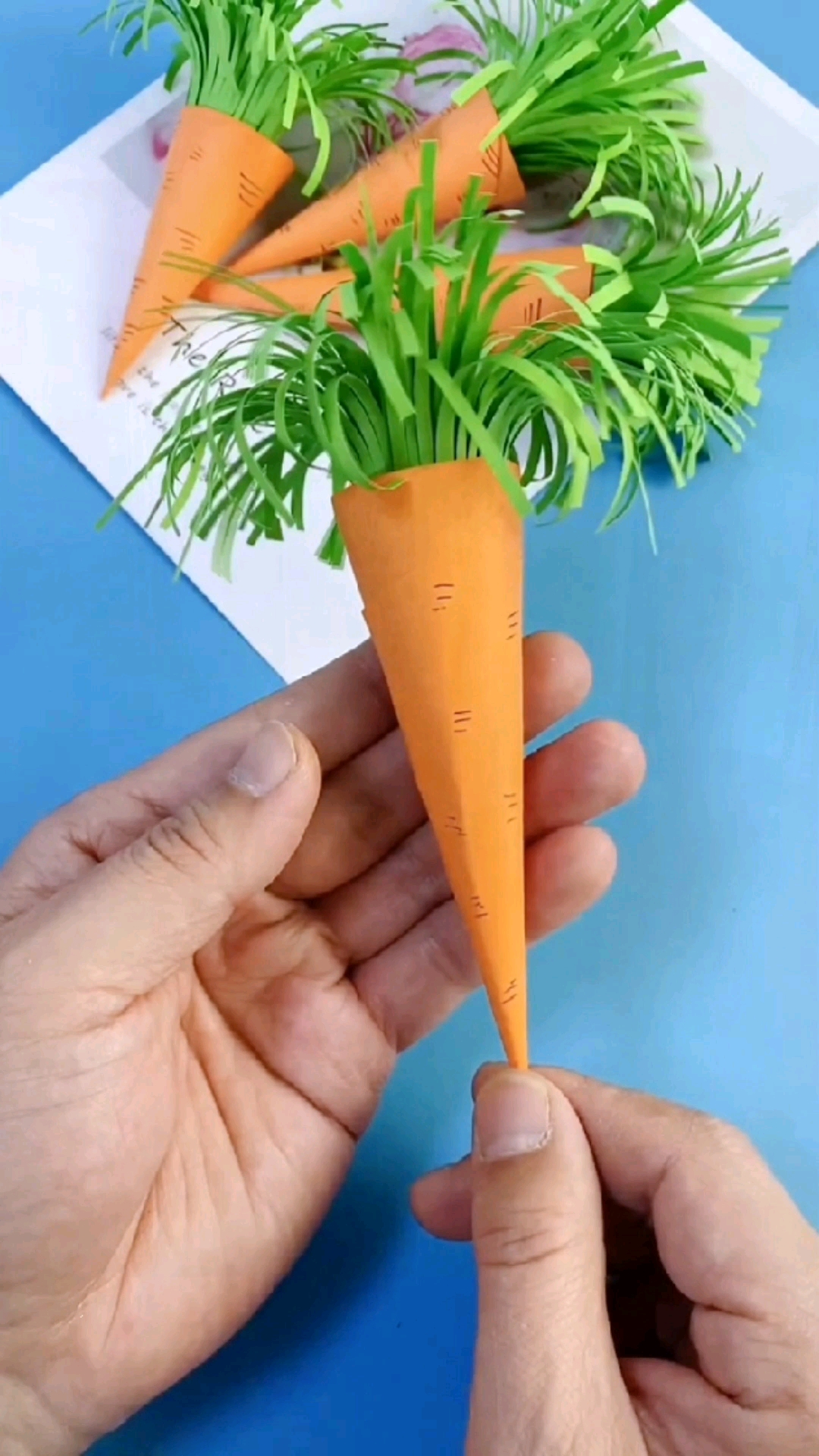 手工制作#简单形象的立体胡萝卜,和孩子一起来做吧-度小视