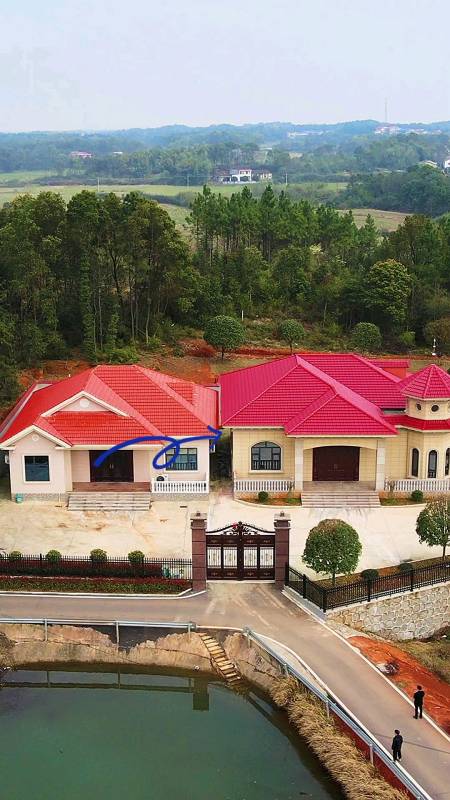 农村自建房#村里两兄弟新建一层房子,一大一小一高一低,还是老哥媳妇