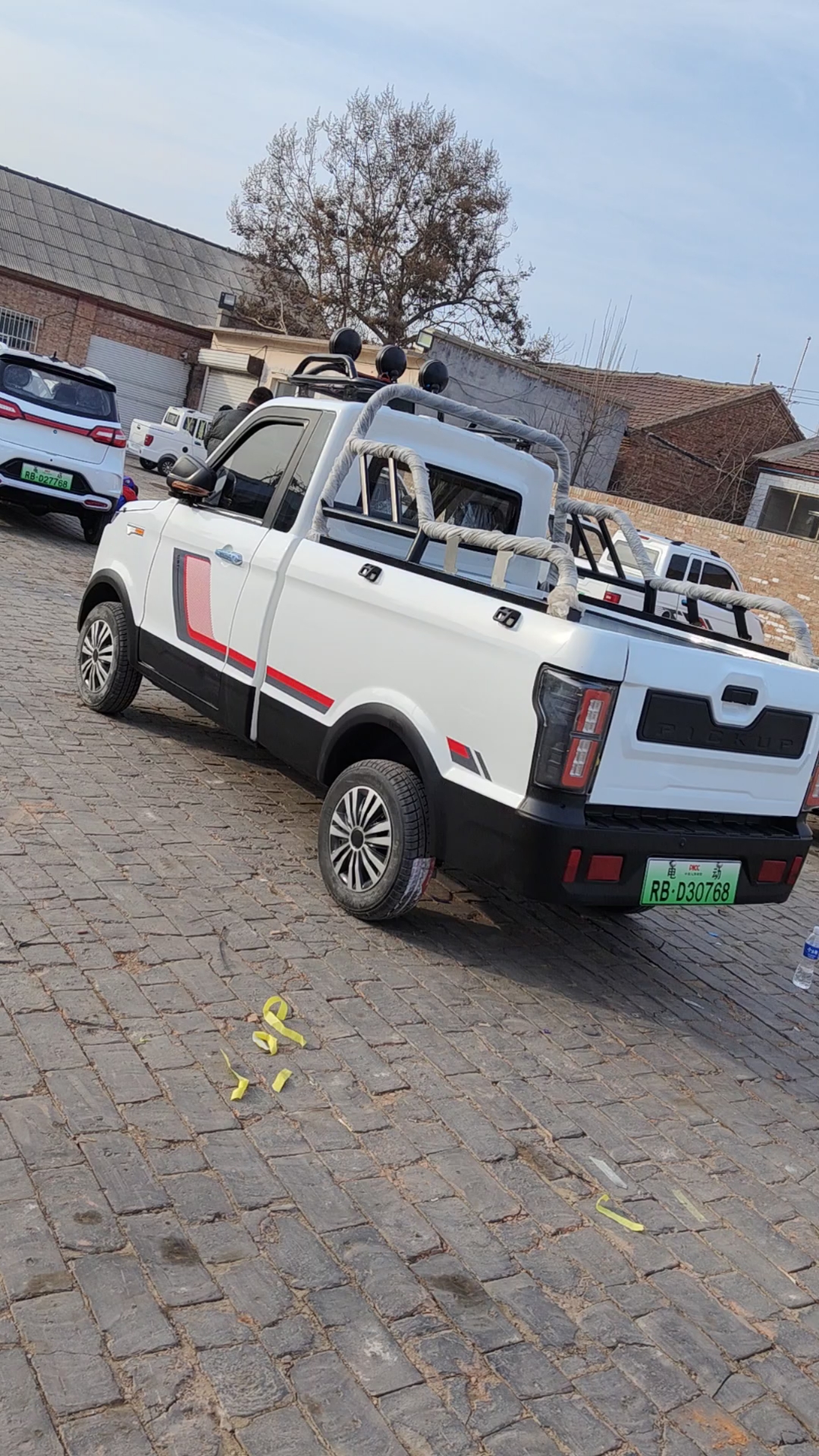 拉一吨货,油电两用皮卡车