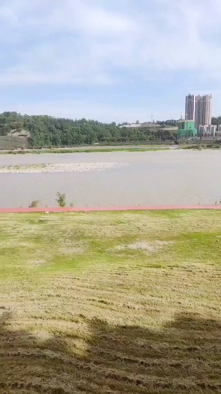 新城市新生活#我的家乡洪雅青衣江