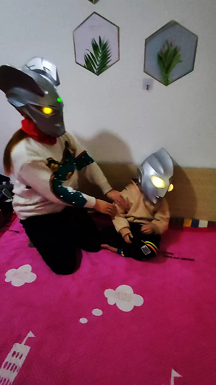 奥特曼#小迪迦和赛罗妈妈的故事?