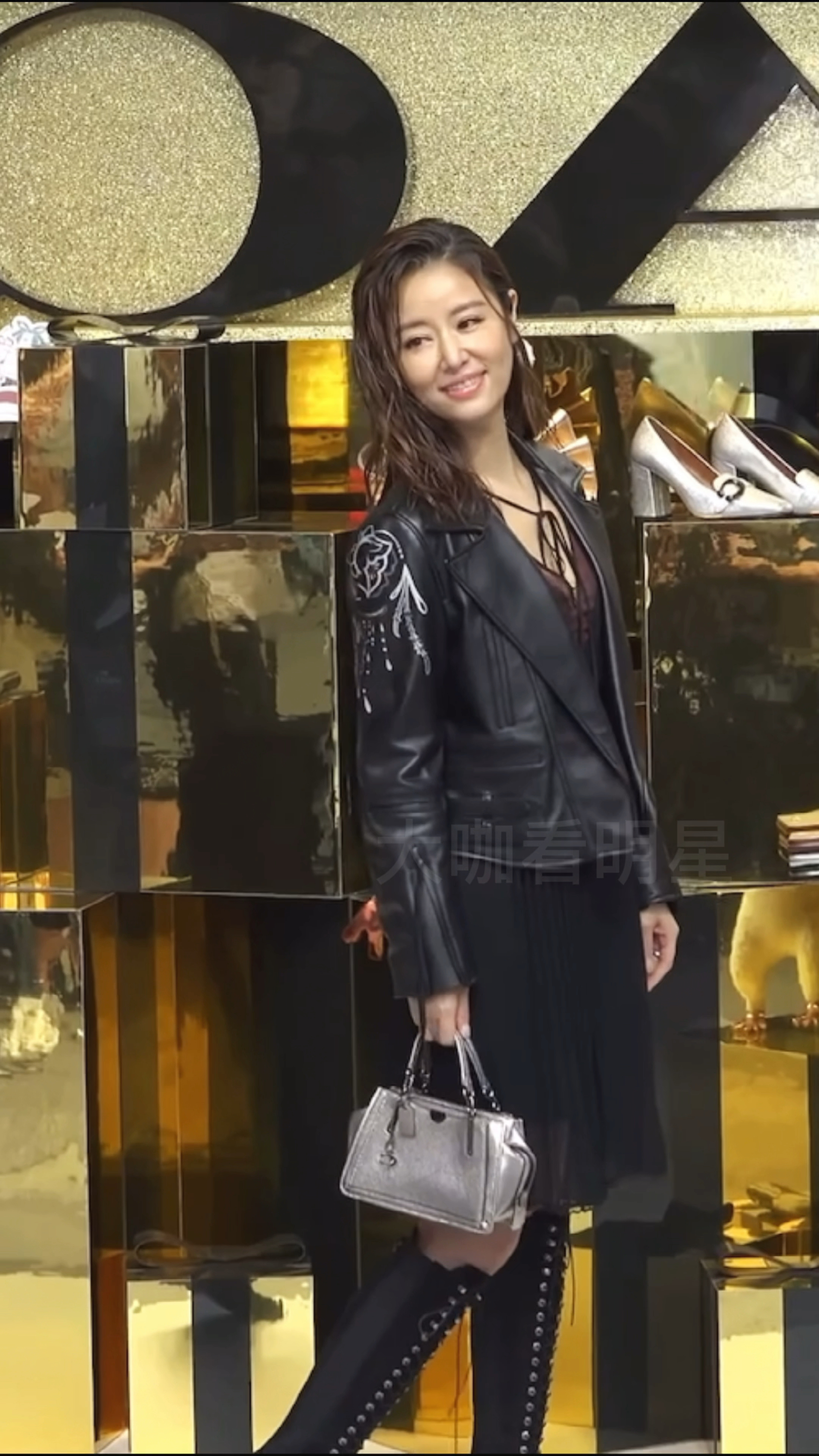 破壳计划#林心如出席活动,46岁这气质依然少女感满满,难怪霍建华甘愿