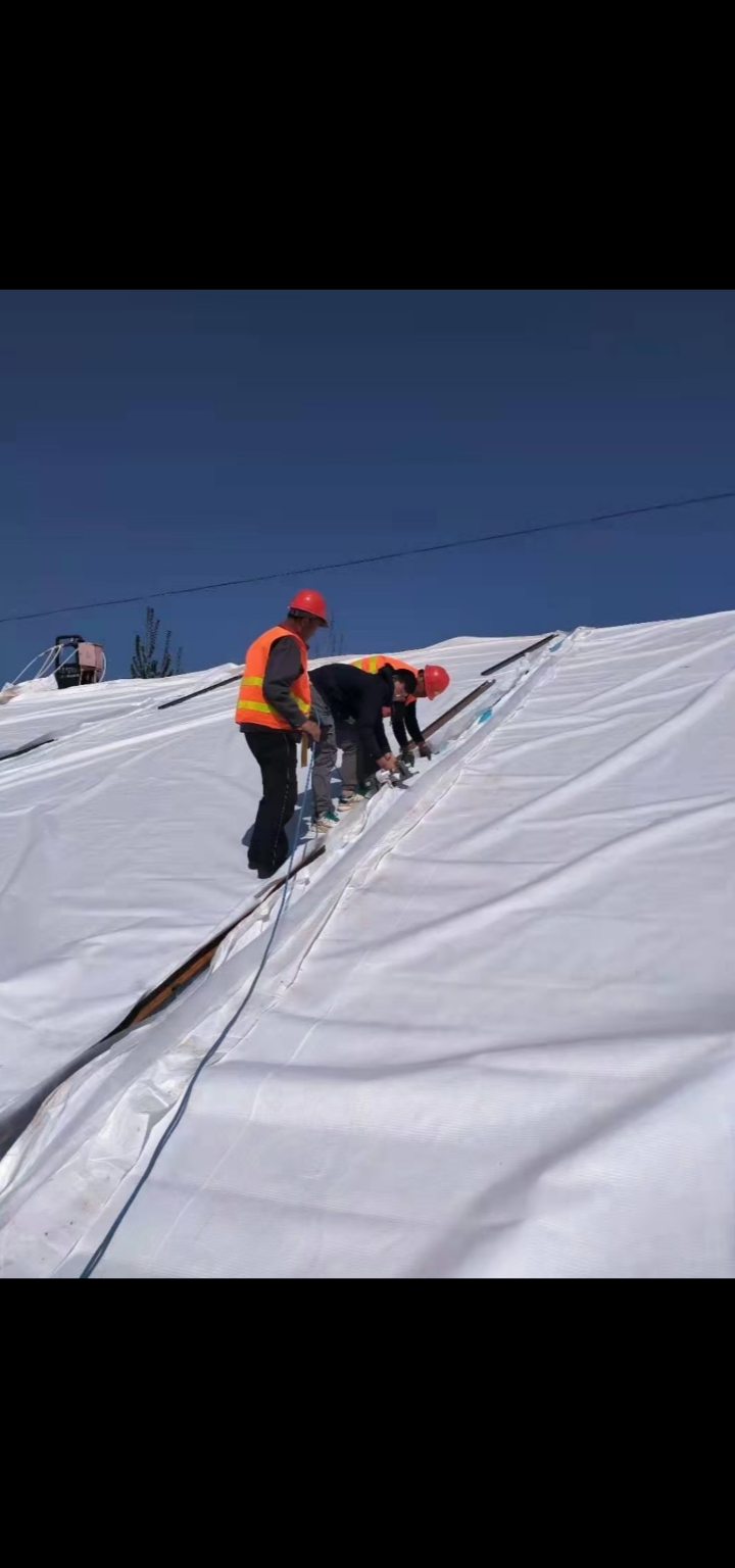工程#900g复合土工膜两布一膜用于水库防渗漏铺设