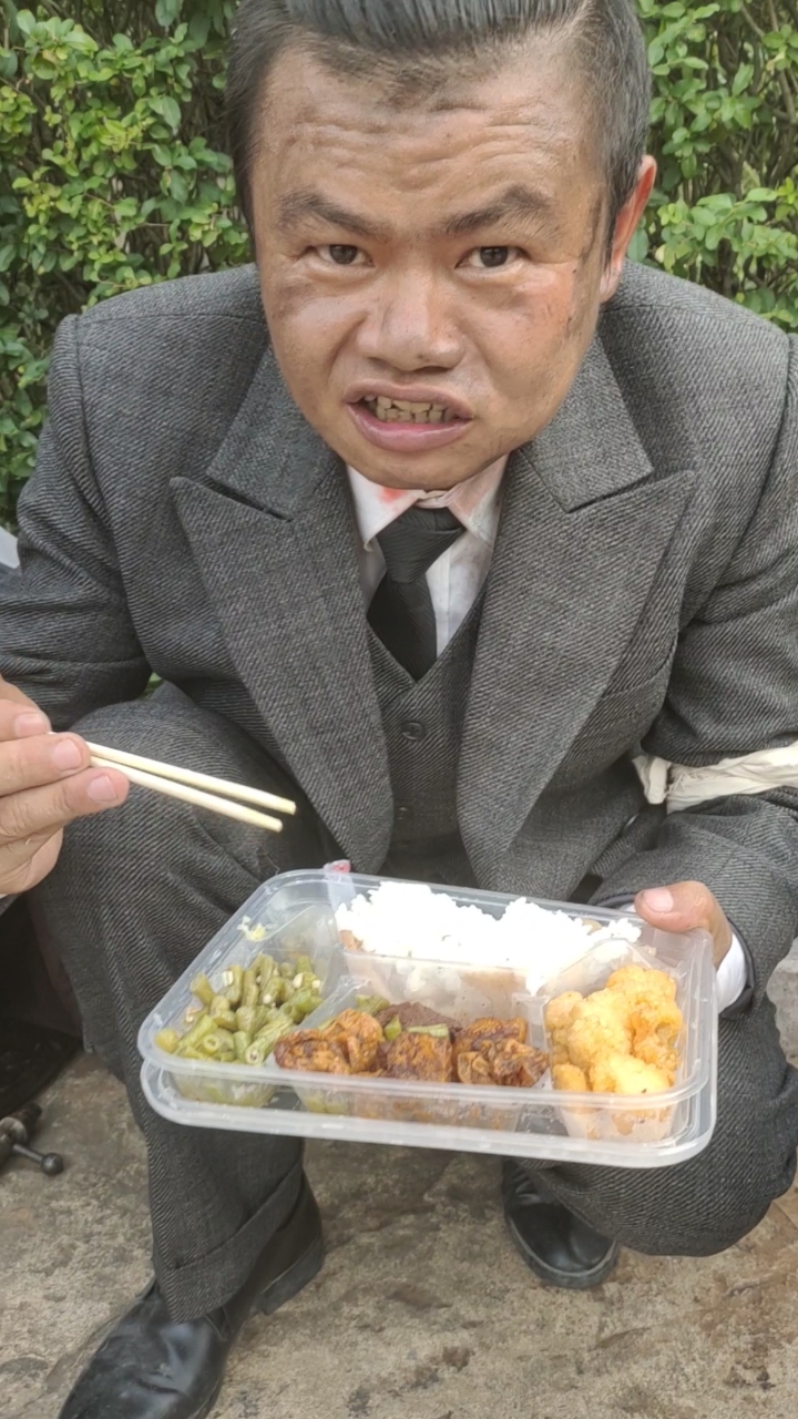 看看群众演员的免费伙食怎么样