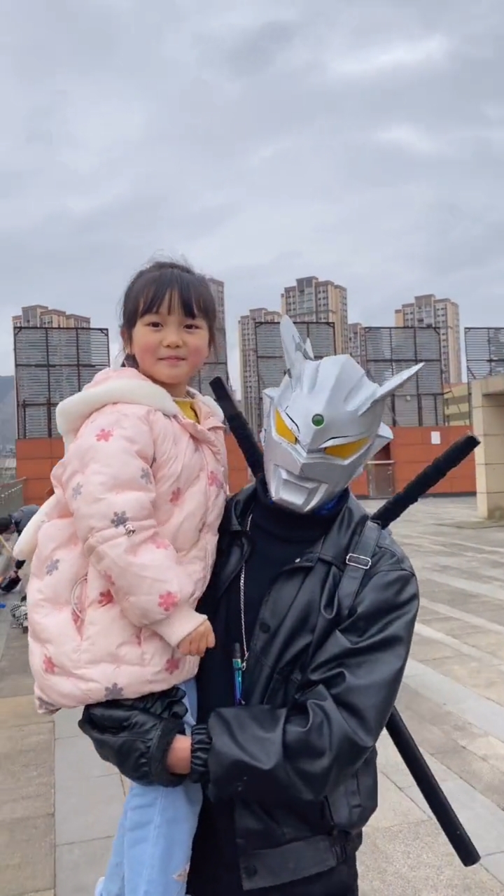 记录生活你喜欢赛罗哥哥吗