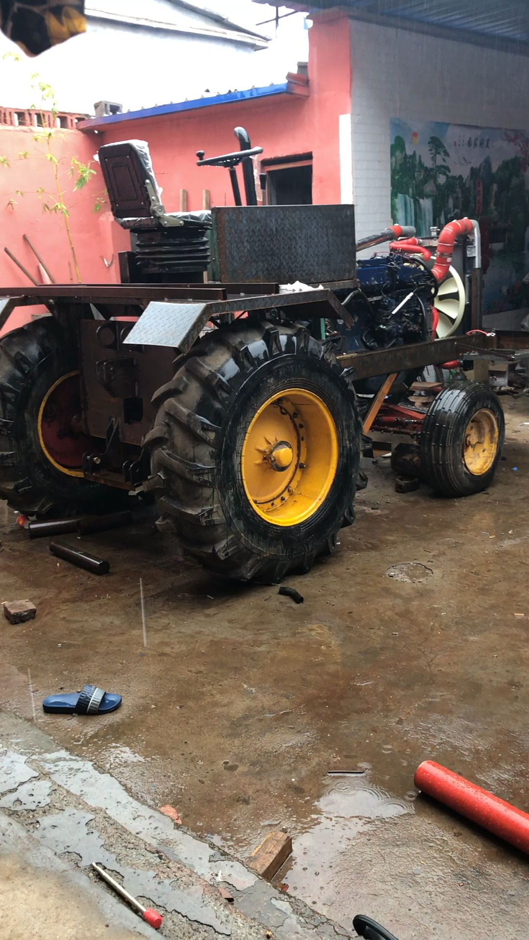 两台大马力猛兽340匹380匹马力拖拉机马上完工