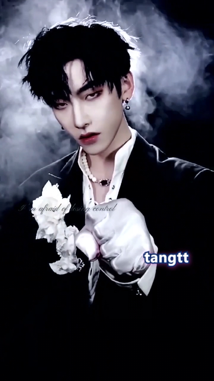 颜值大pk#帅气硬币变装大集合,你最喜欢哪一位小哥哥?