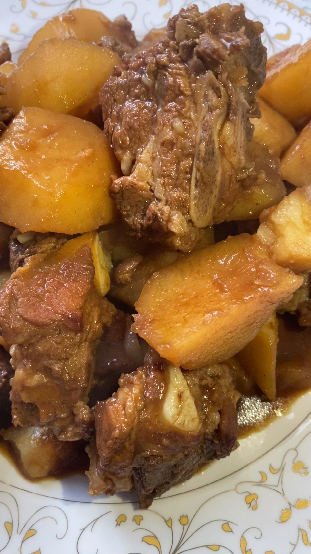 美食红烧排骨炖土豆这样做太好吃啦