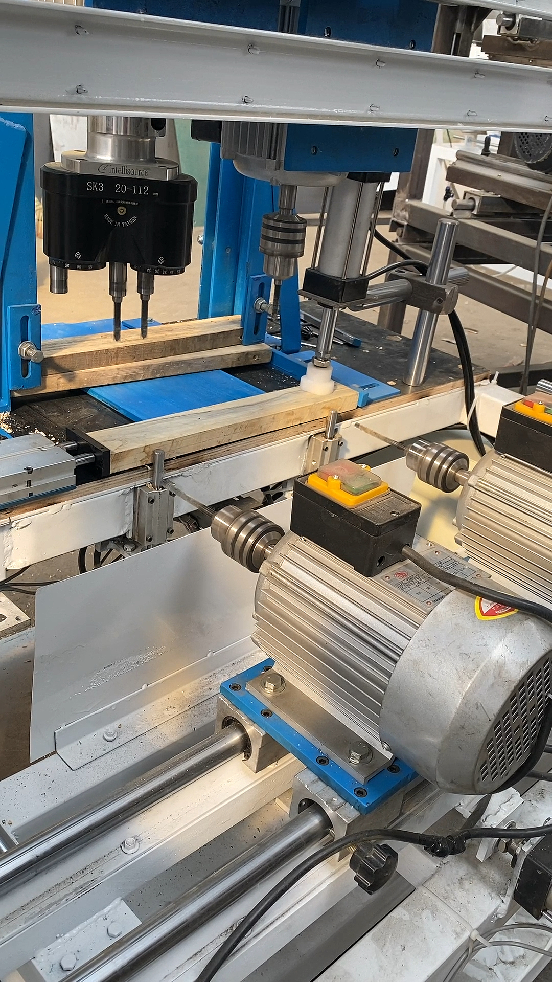 木工机械设备#自动打孔机三合一打孔机自动送料自动打孔打孔光滑圆润