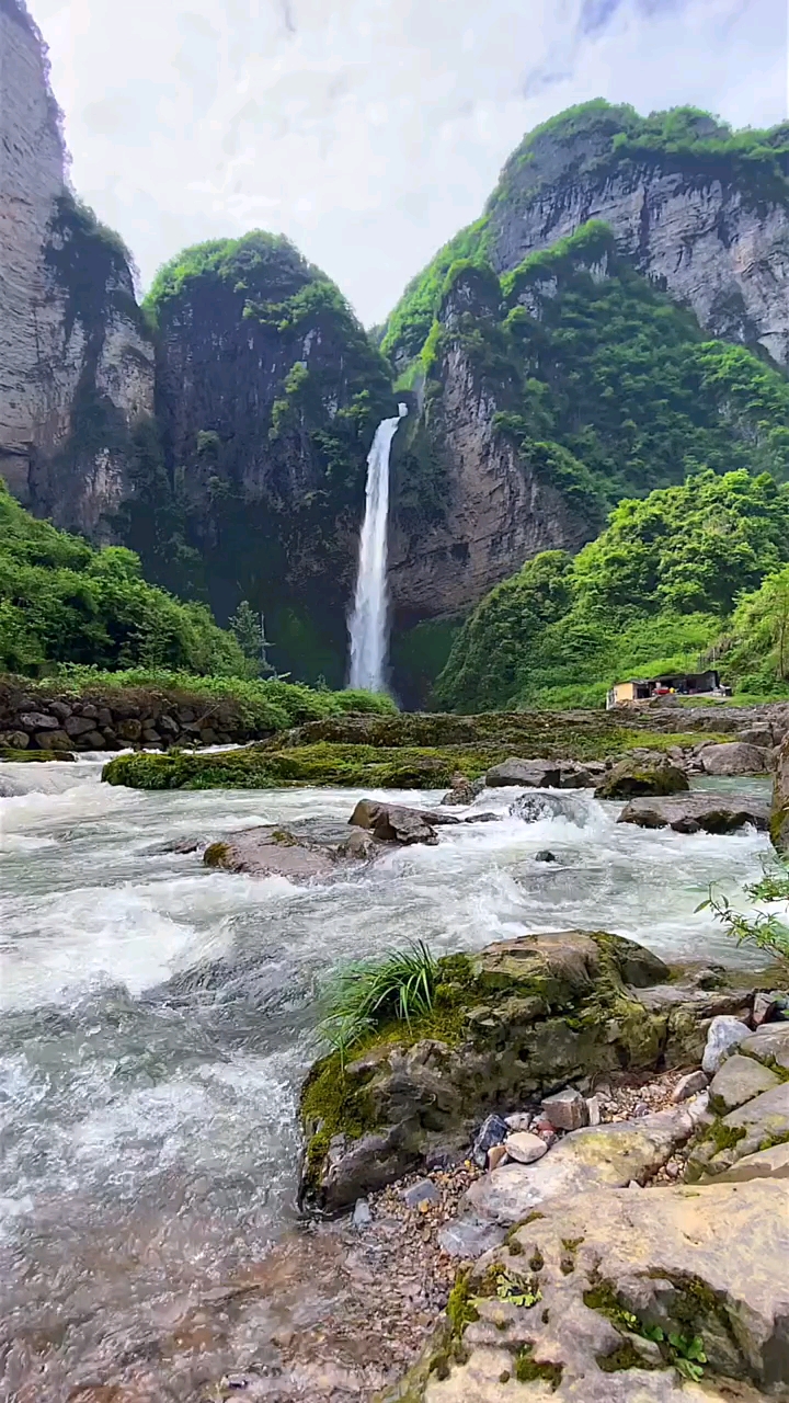 旅游进行时#尖朵朵瀑布,一个不要门票的地方,就是路不好走太美了,你