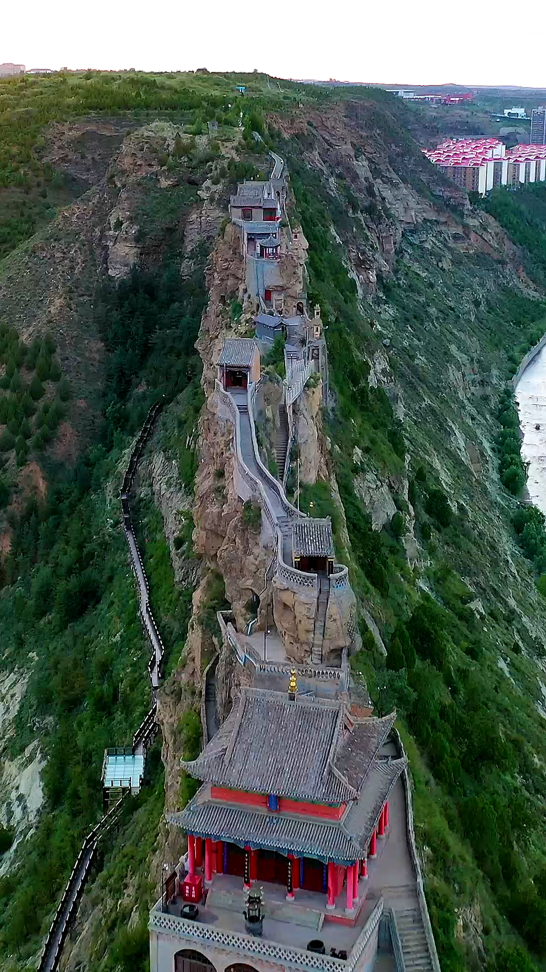 全球旅游进行时神木二郎山陕北小华山美称成为神木标志性景观