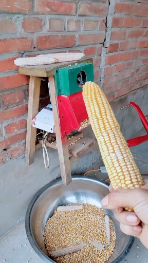 农村装玉米棒神器图片