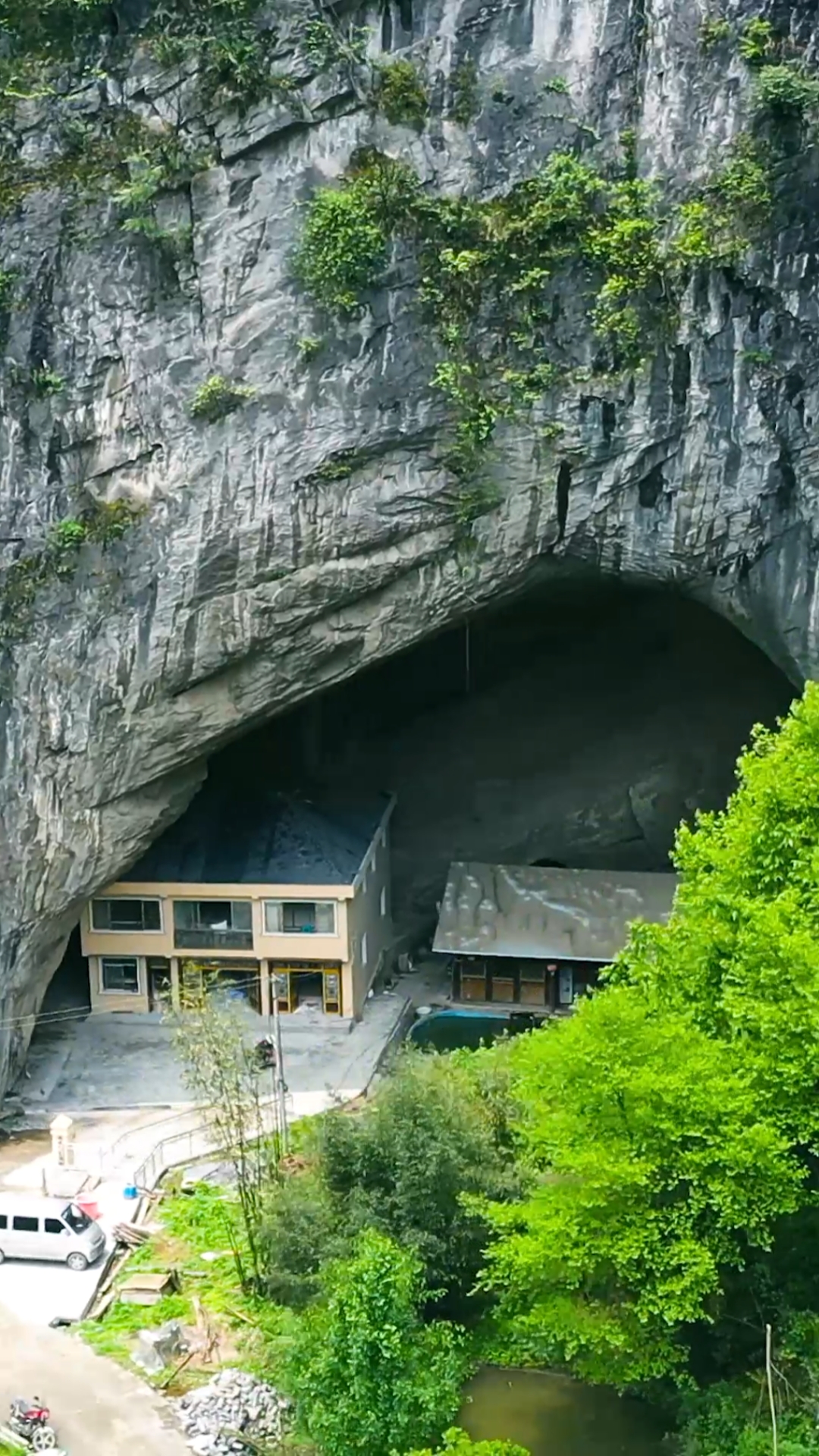旅游进行时#贵州山洞里的酿酒人家,住的大别墅,真心的羡慕