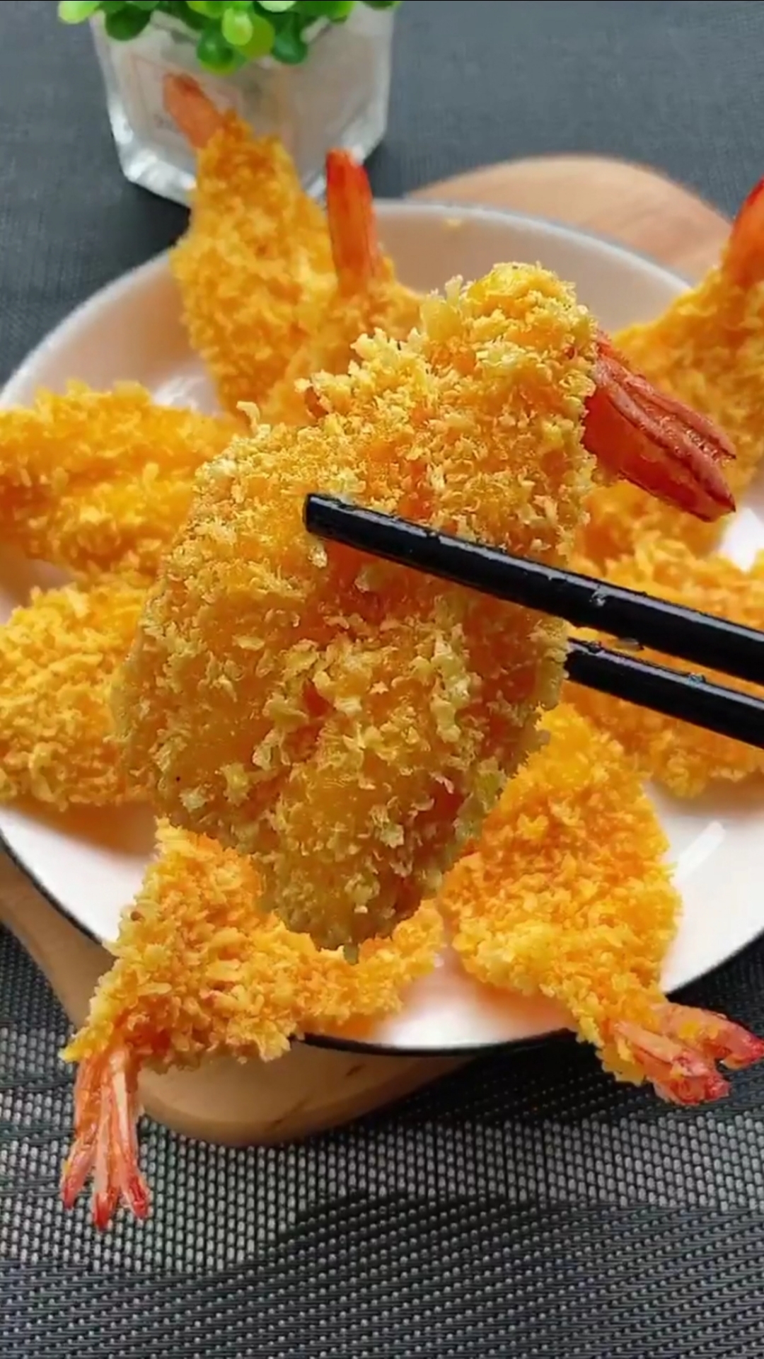 kfc同款凤尾虾,自己可以在家做了-度小视