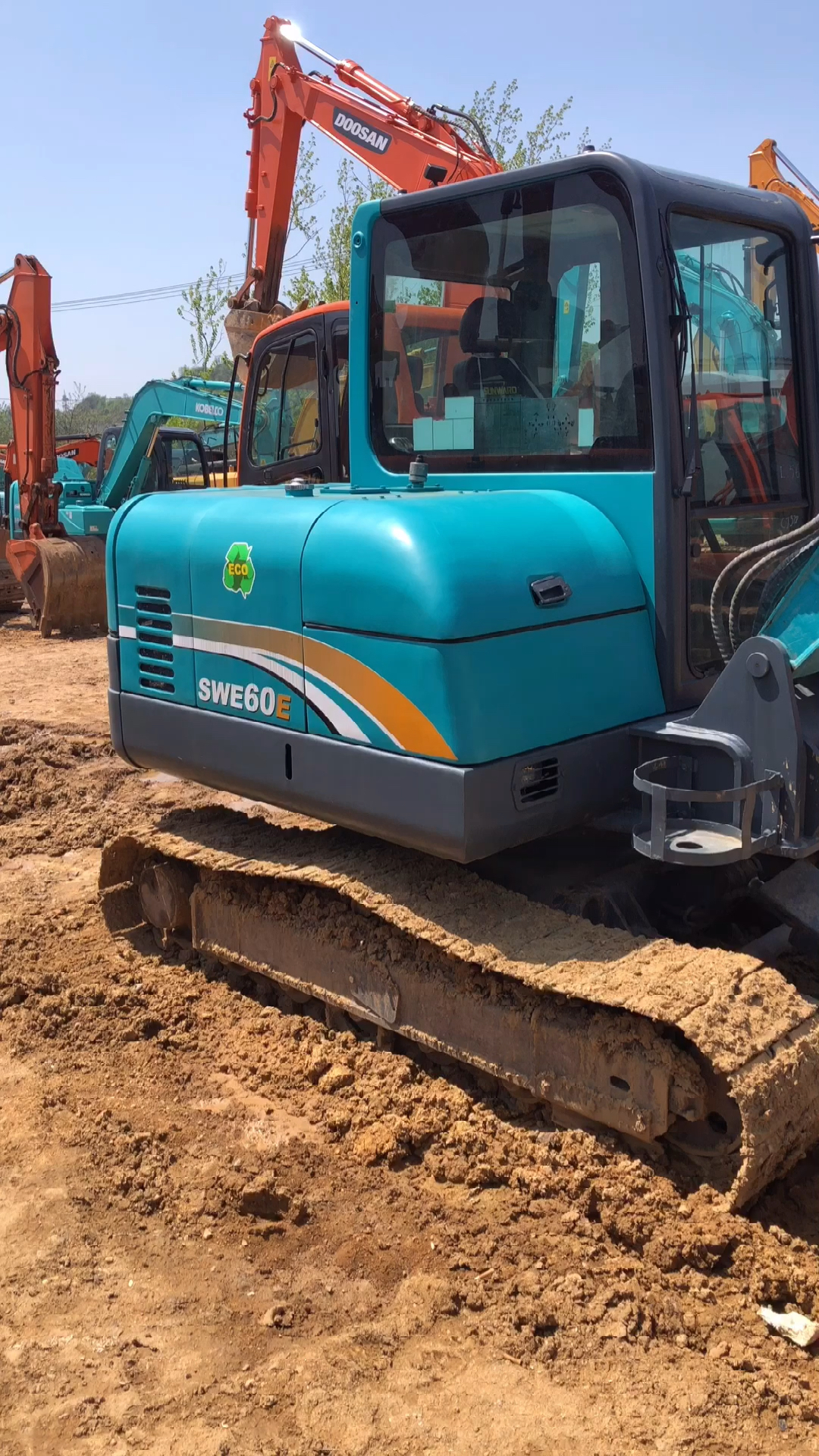 二手挖掘机外观做油漆了山河智能60不是翻新机