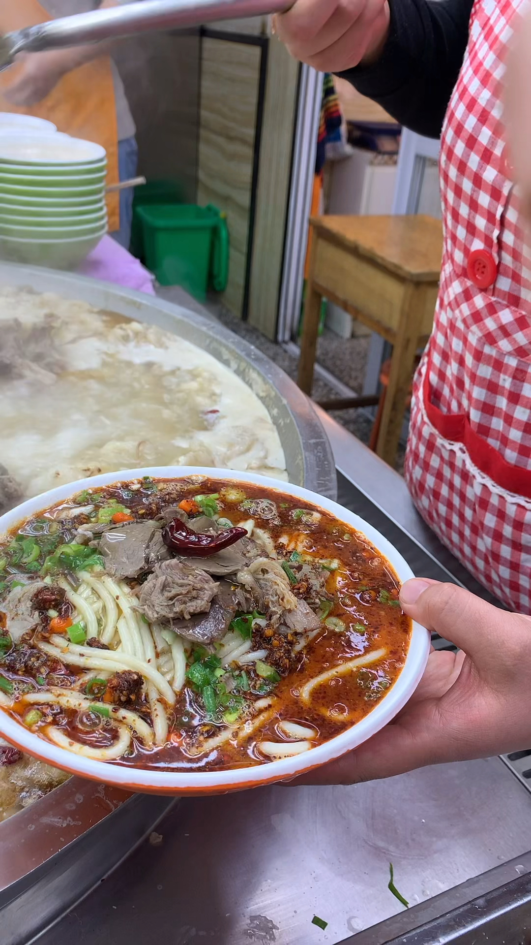 记录真实生活#饸饹面大十小九,一天2000碗左右,成本4块,利润你自己算