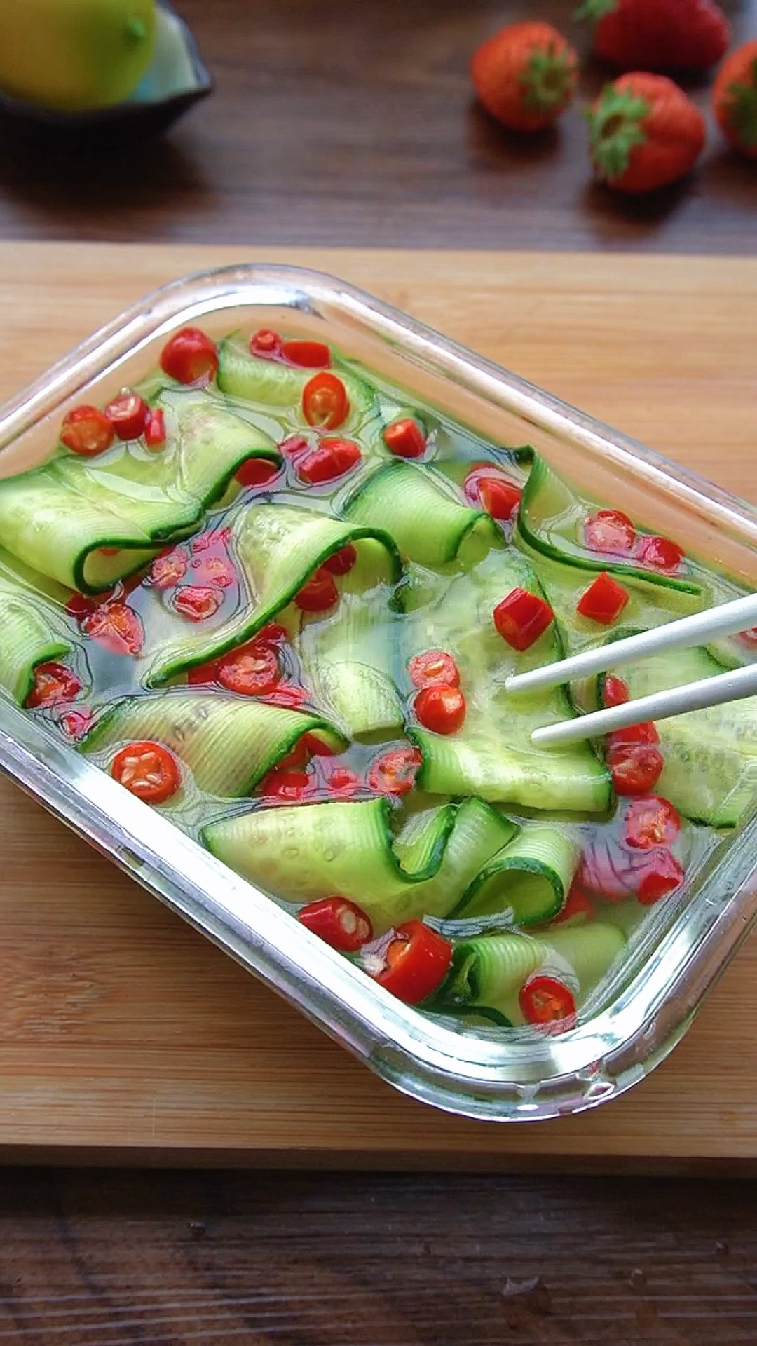 雪碧泡黄瓜,没想到酸辣脆爽,超级好吃-度小视