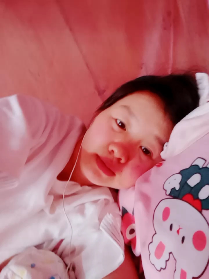 爱自拍的小姐姐#睡觉