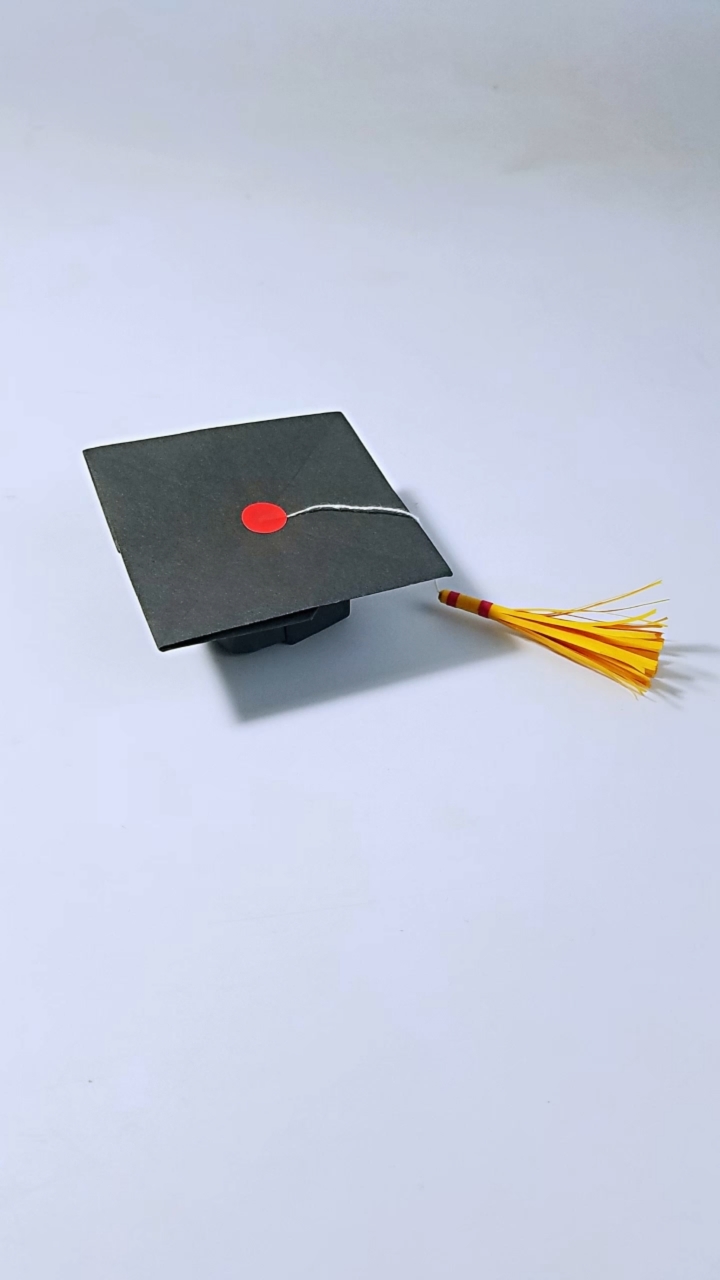 折纸#手工折纸学士帽视频教程-度小视