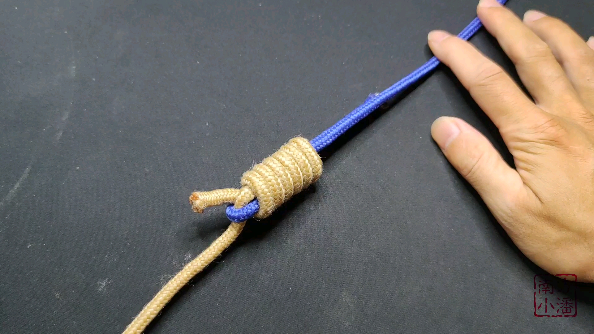 手工编绳连接两端绳头的好绳结越来越结实