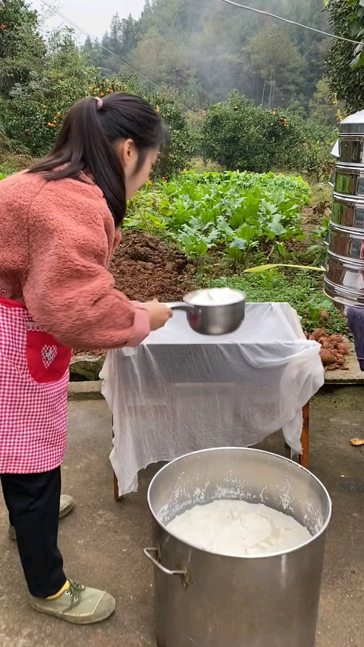 妈说在农村没有别的巧只要勤劳就有吃的