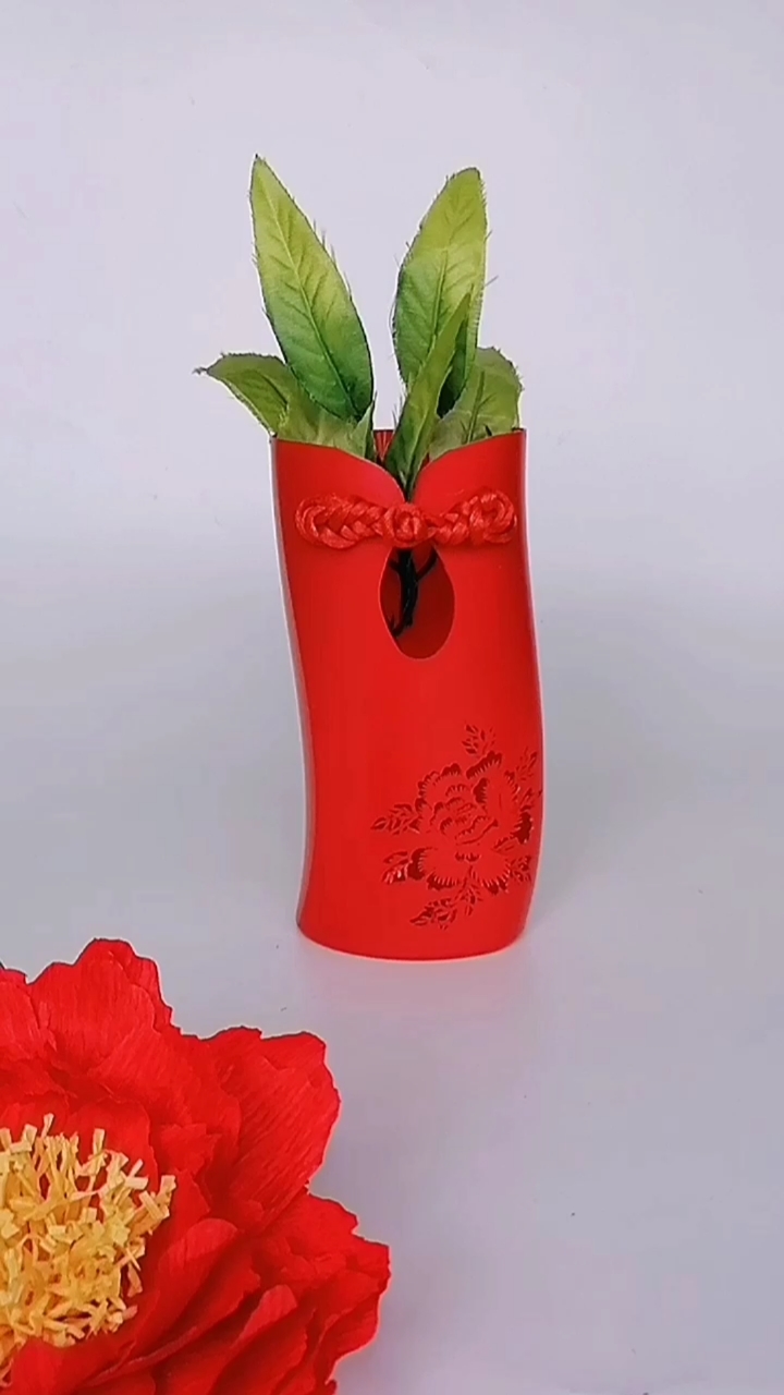 废物利用#洗发水瓶制作～【旗开得胜】花瓶/笔筒