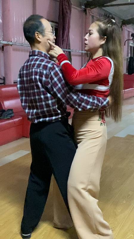 迷惑行为大赏热门大叔和美女