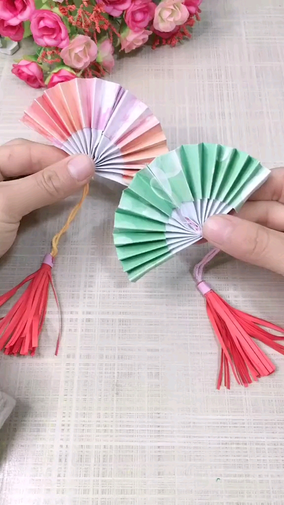 手工制作#可爱要漂亮的折纸小扇子,这个夏季你值得拥有!