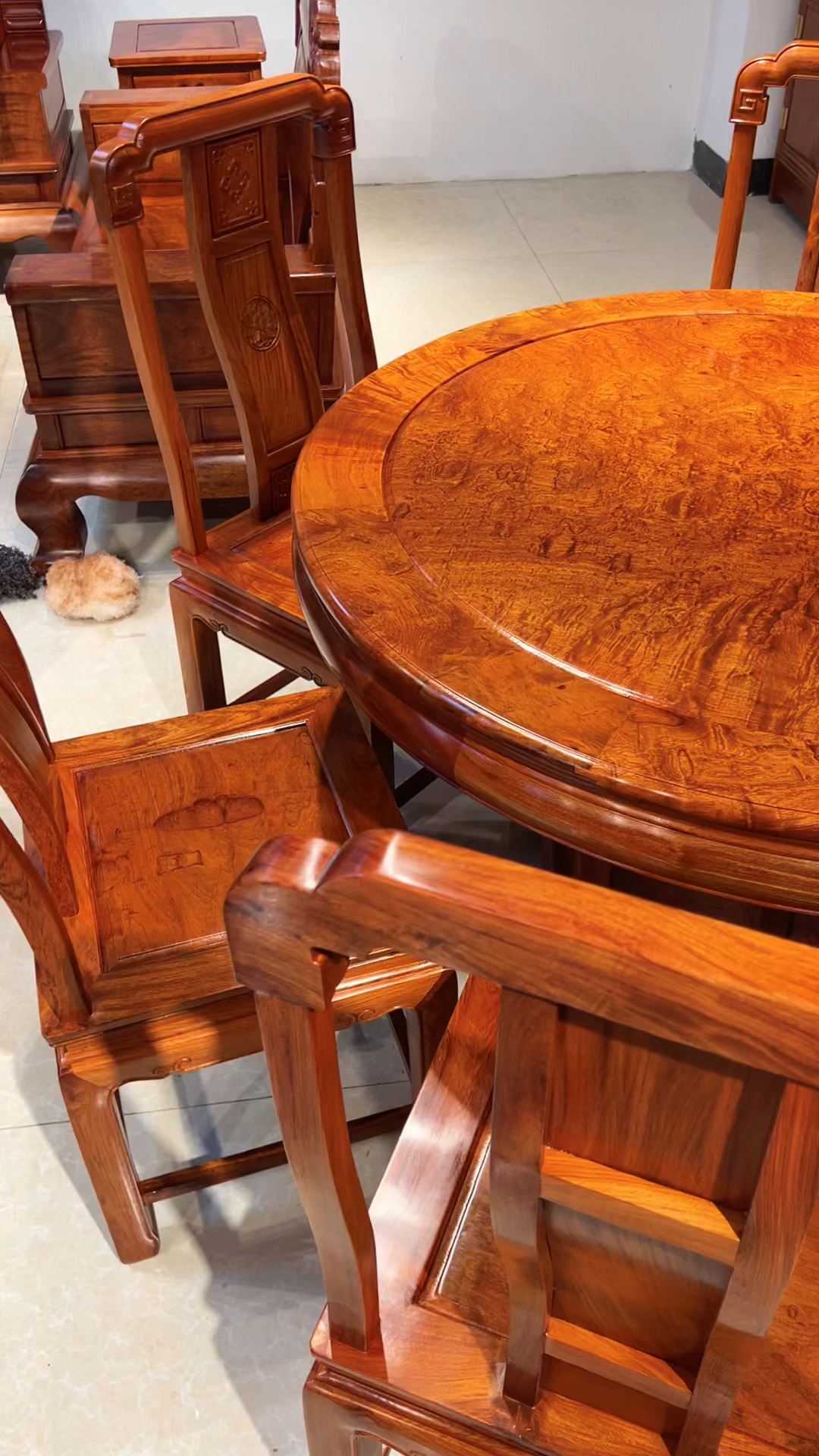 缅甸花梨虎皮纹独板圆台七件套