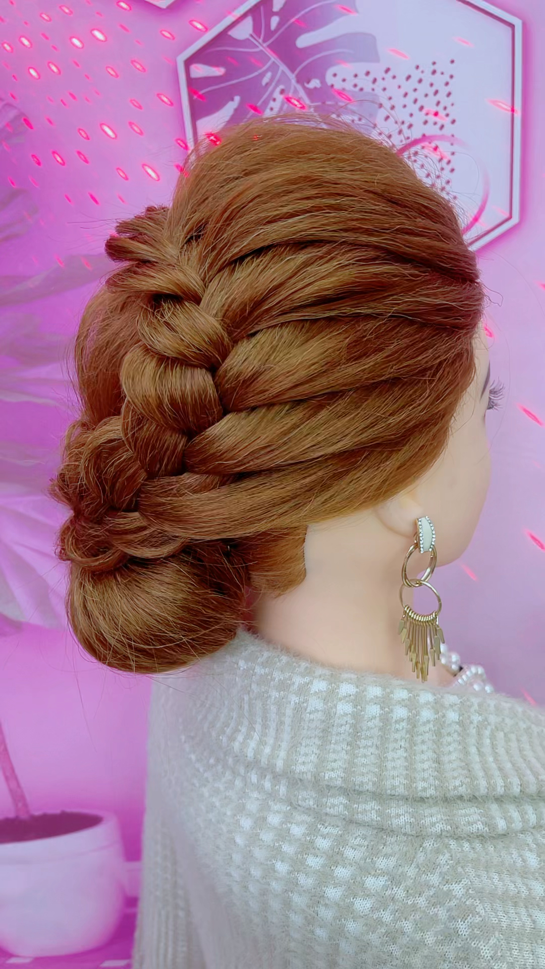 高贵大气阔太太发型穿礼服参加婚礼,绝绝子!