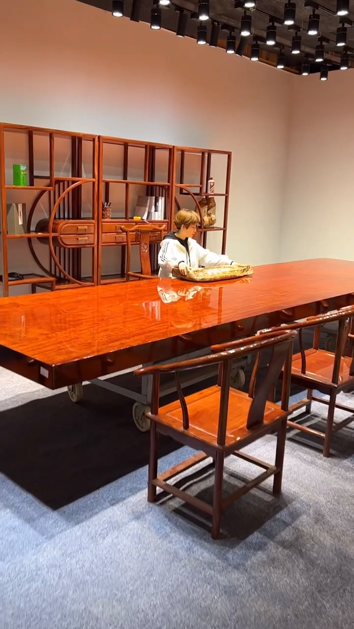 极品巴花水波纹大板