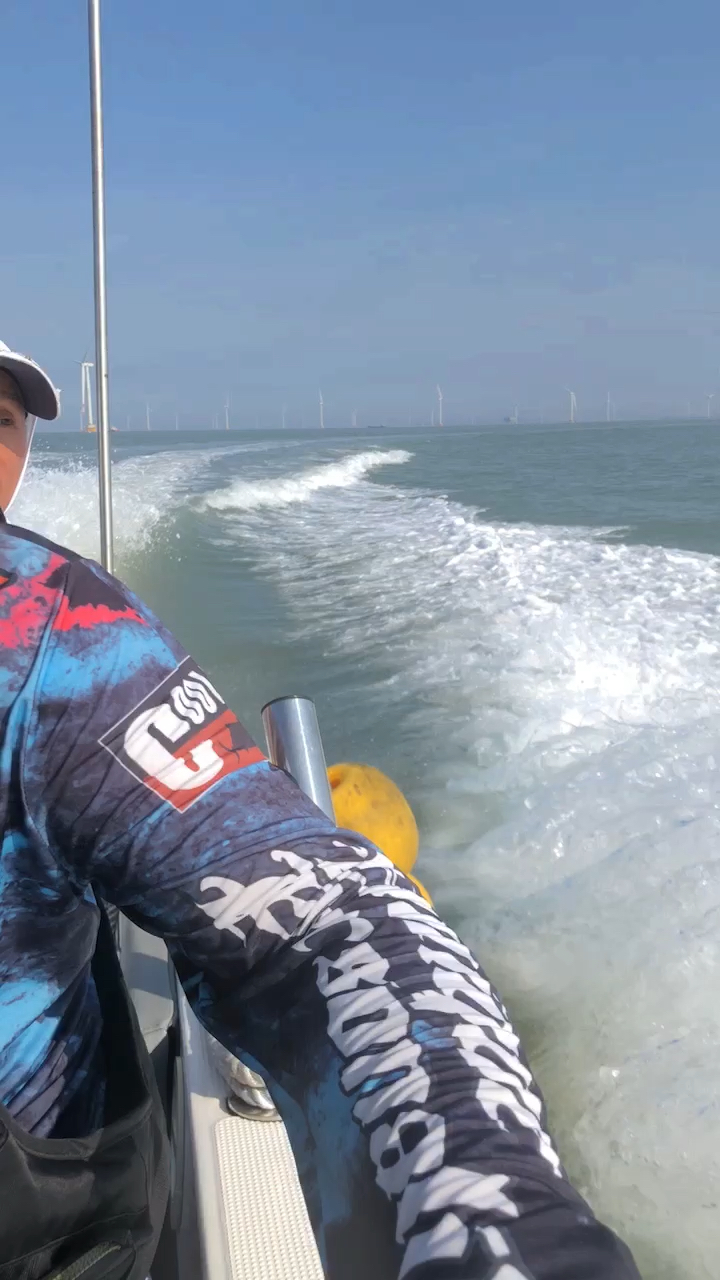 海钓的魅力是无法抗拒的,海钓爱好者们你们觉得呢?