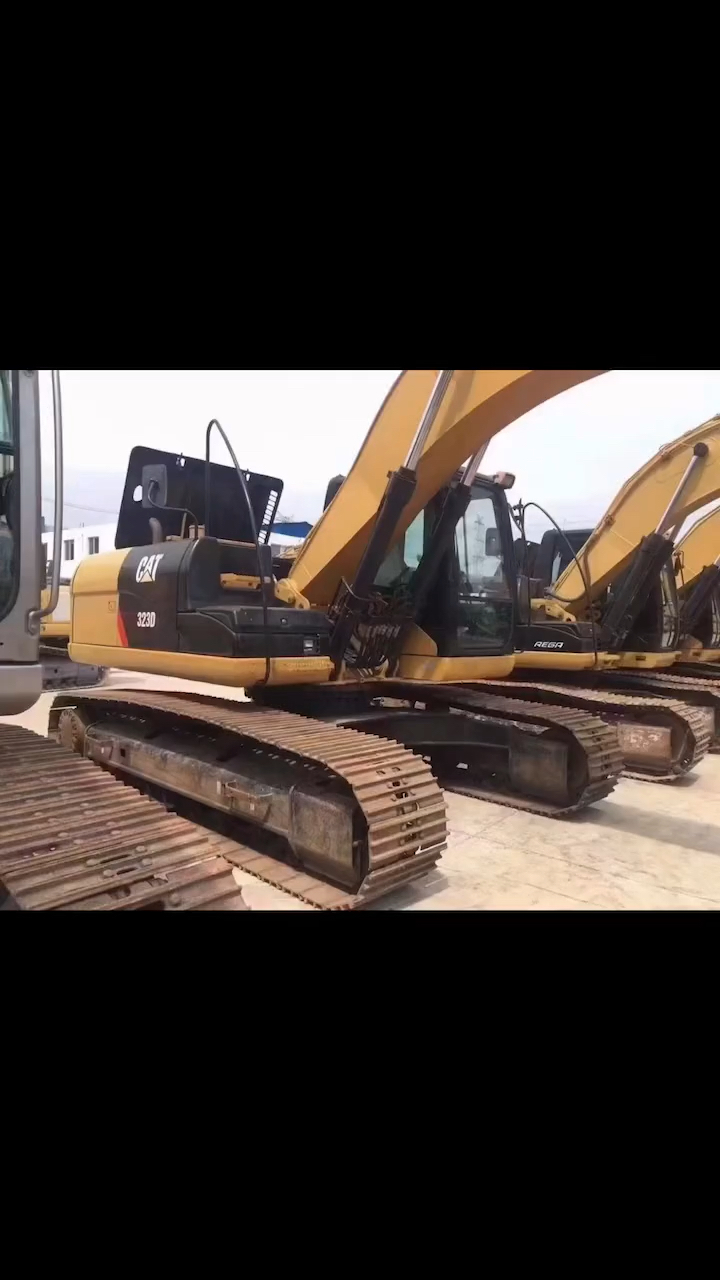 二手挖掘机原装进口卡特323d精品机器刚下船到家