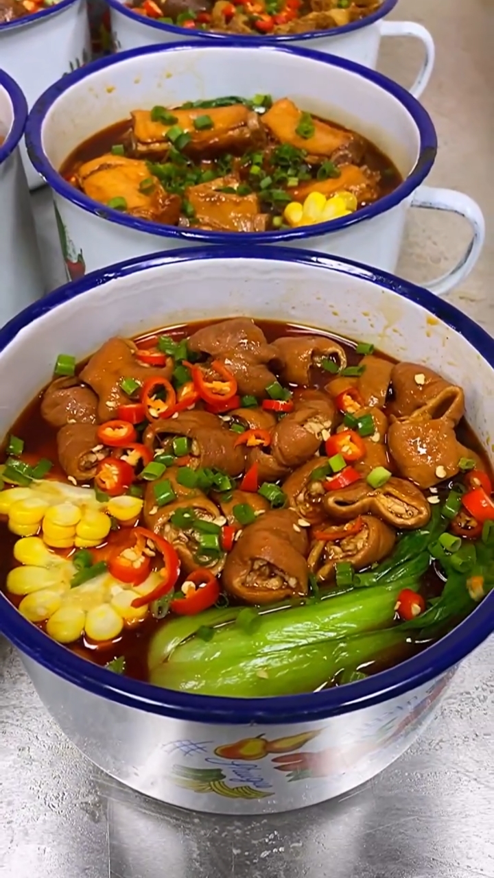 老式茶缸面,牛肉面,五花肉面,肥肠面,面面俱到.-度小视