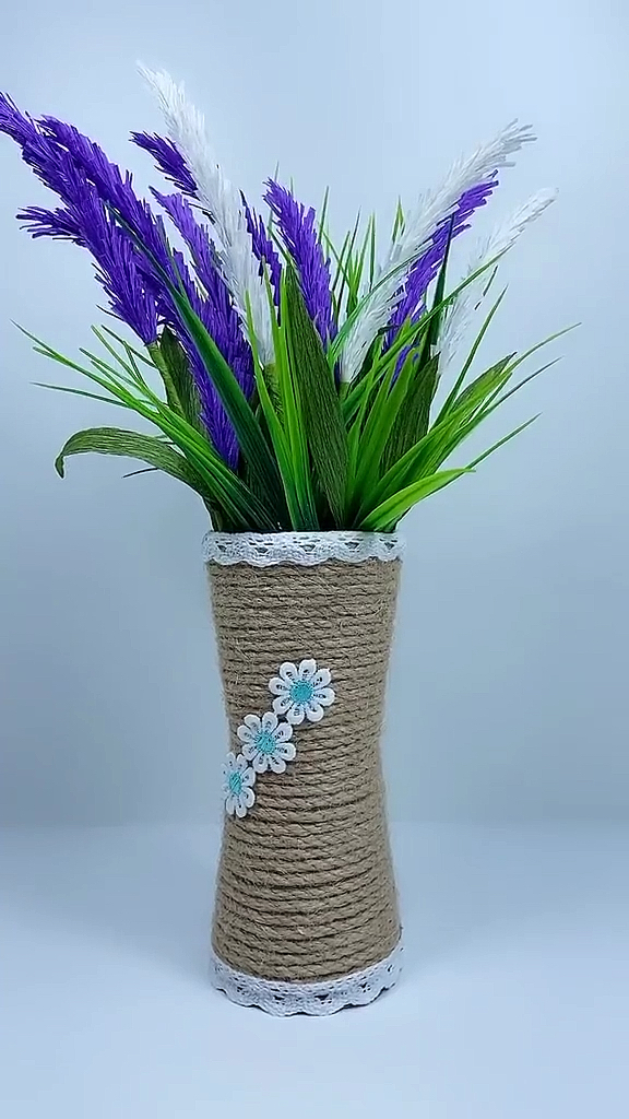 麻绳纸杯编织的花瓶图片