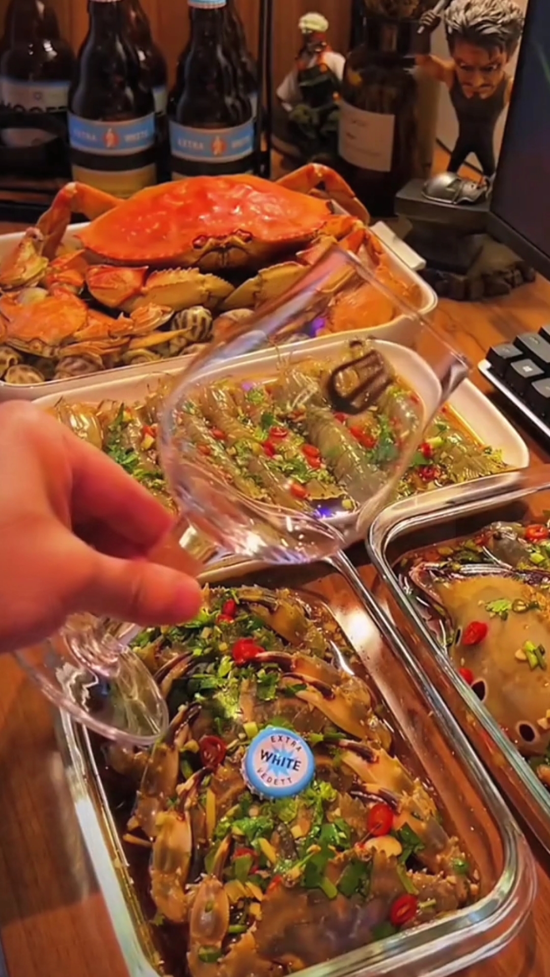 美食#一个人的海鲜大餐,有一起的吗?