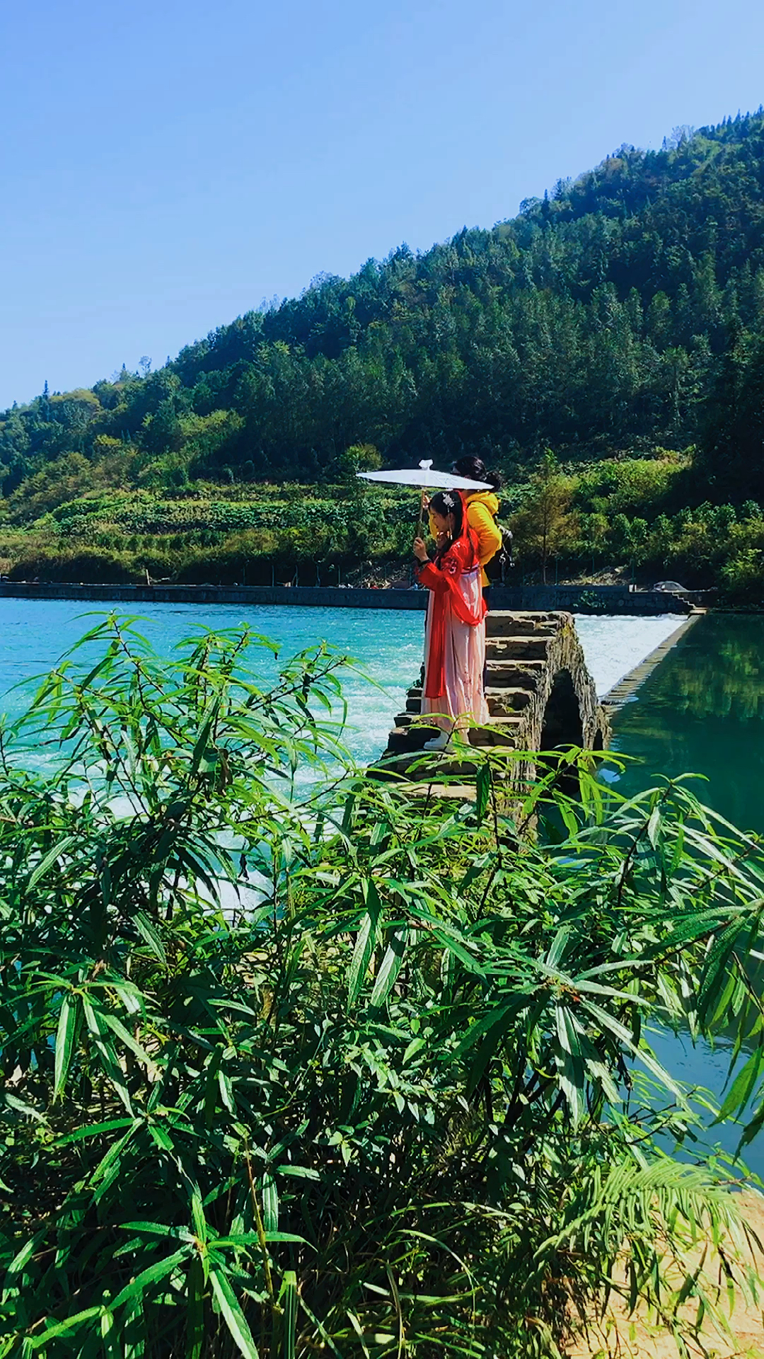 旅游进行时#站在桥上看风景,却不知成了别人眼中的风景.