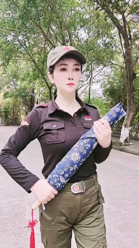 全民突击女兵图片