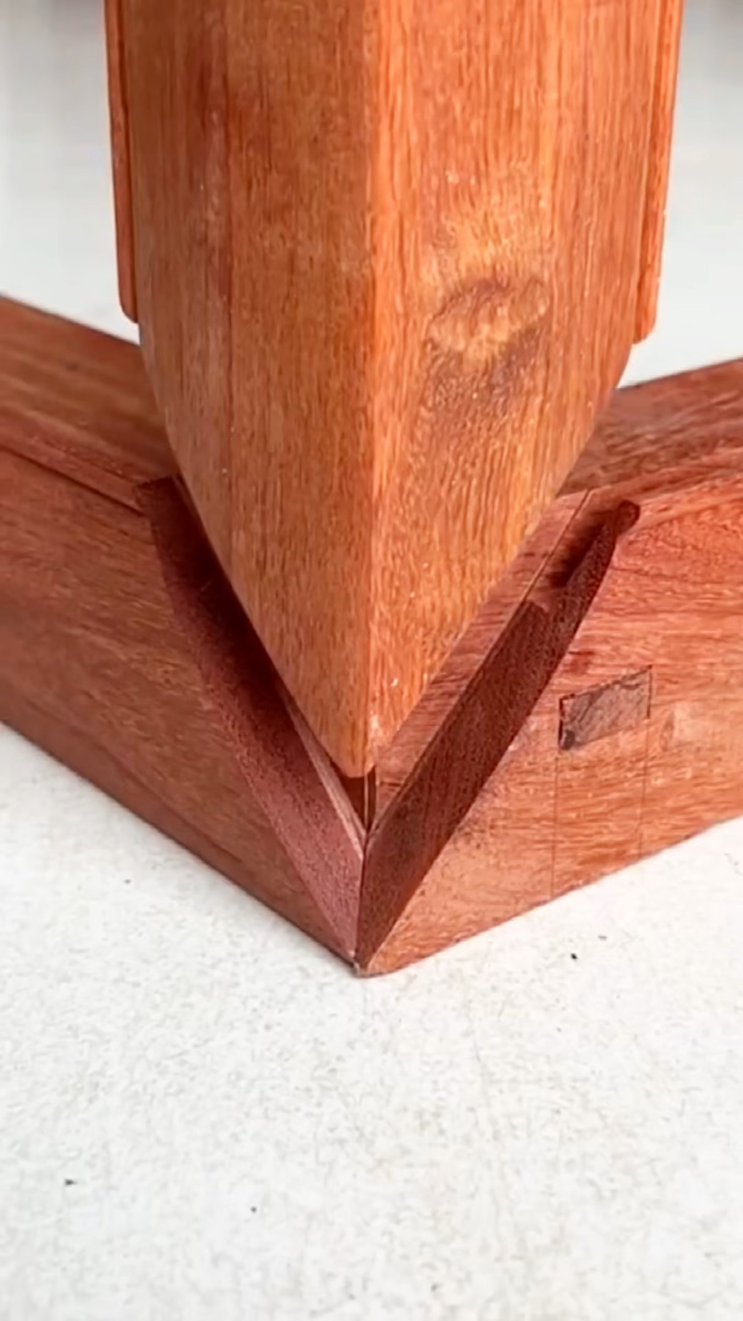 新启专项传统榫卯结构之棕角榫让三根毫不相干的木材无缝衔接这就是