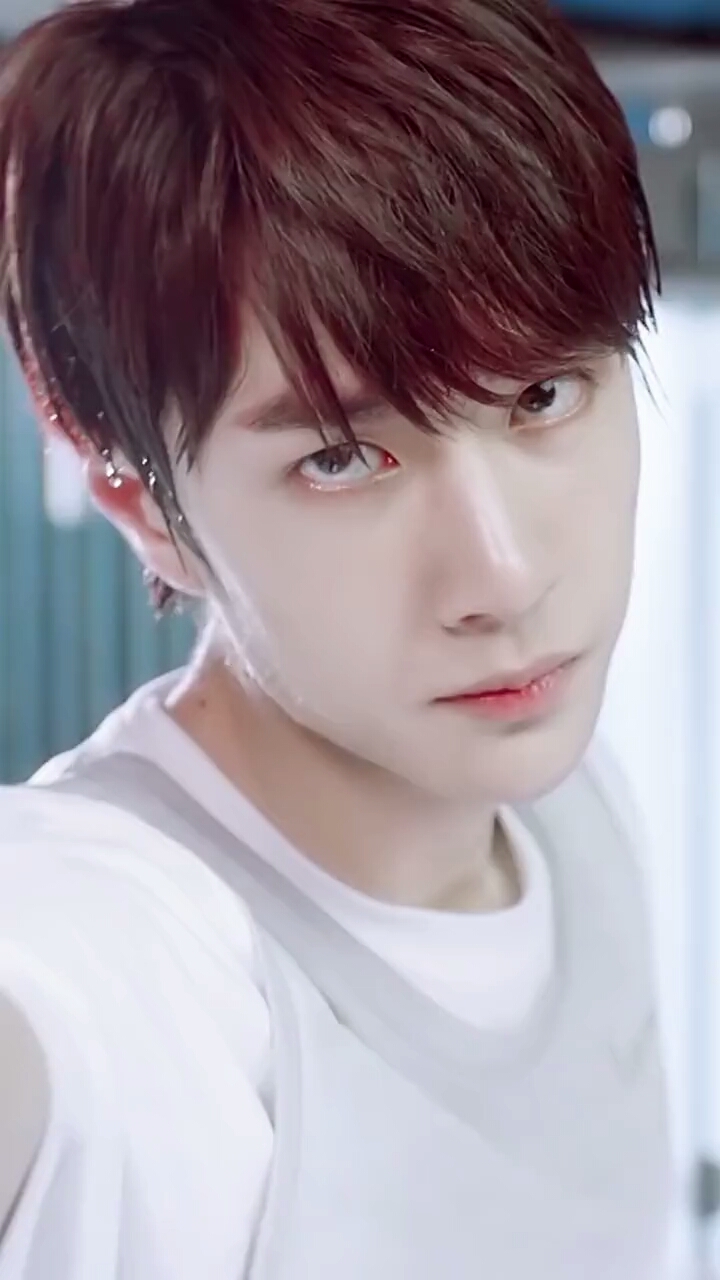 王一博#我来送壁纸啦.男友视角的啵啵猪