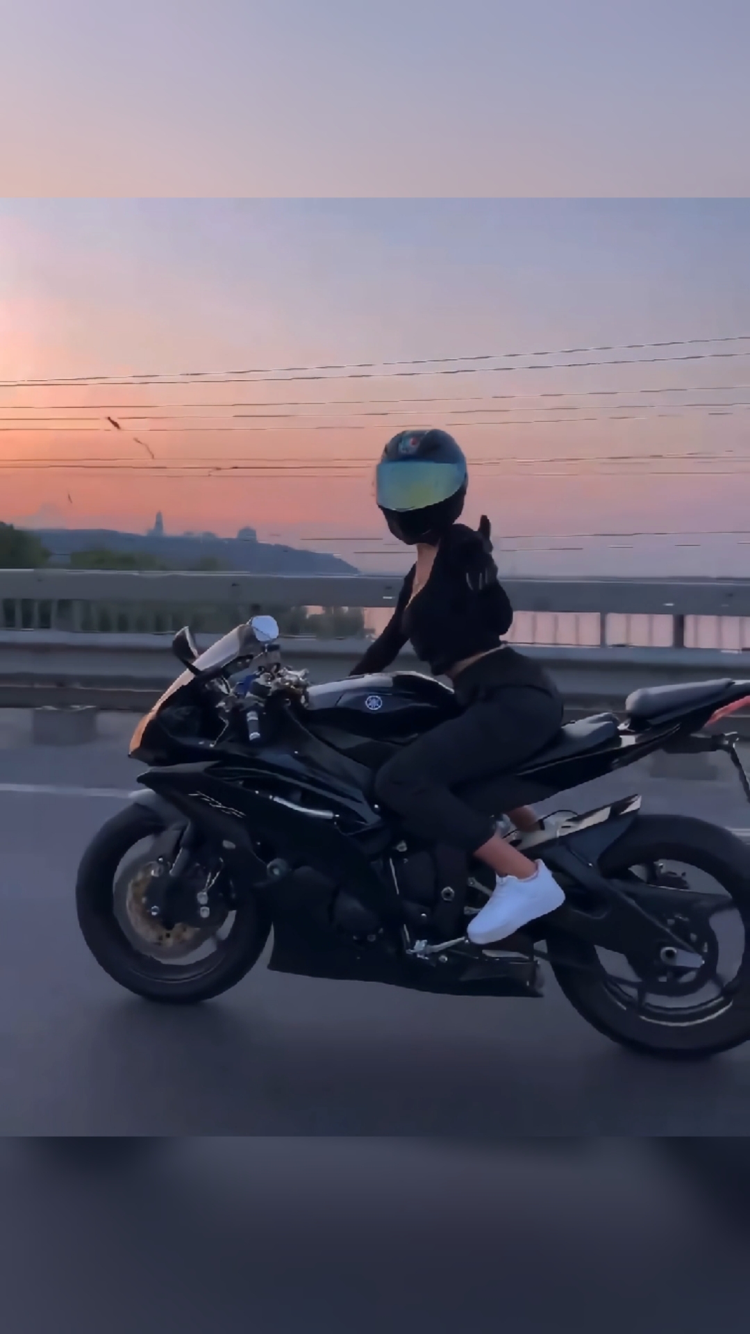 摩托车#骑着雅马哈r6的小姐姐