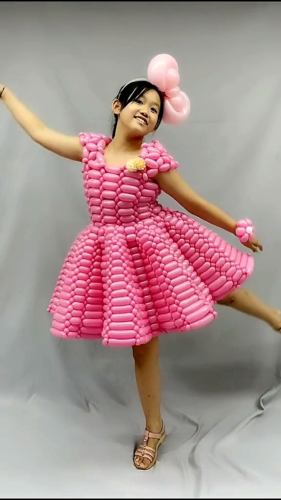 郑州天和气球#穿着气球衣服去参加舞蹈表演,不知道效果会怎么样?