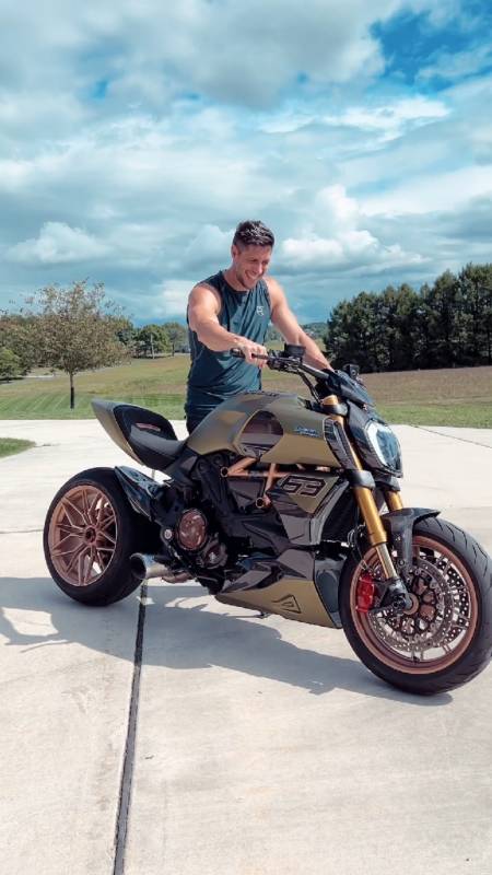 摩托车#兰博基尼联名款杜卡迪大魔鬼-度小视