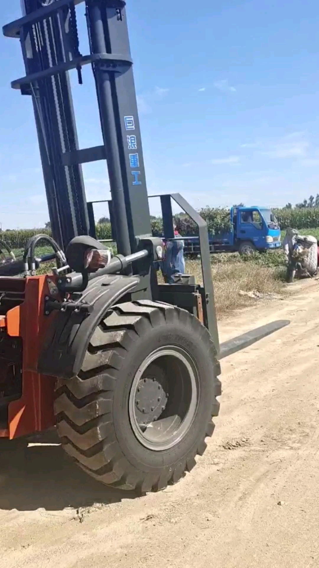 巨浪两头忙,多功能叉吊一体机,两头忙