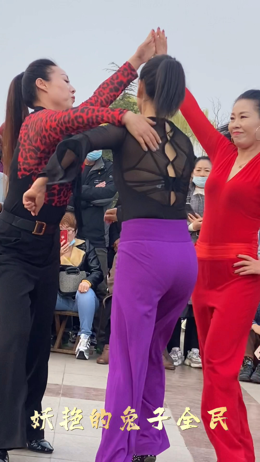 快乐吉特巴舞#美女跳的真好看