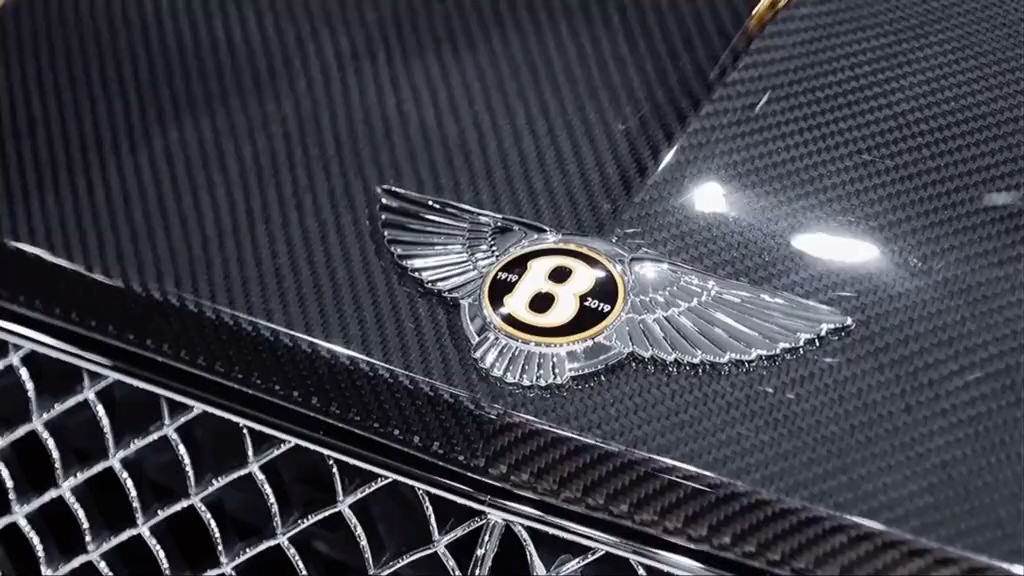 听说长得漂亮的小姐姐们,都喜欢这款带翅膀的车#宾利#宾利欧陆#豪车