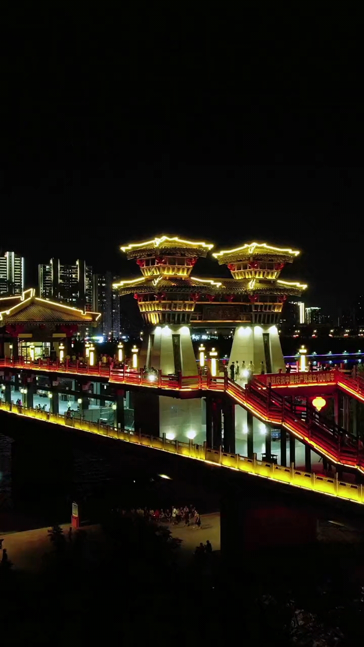 咸阳古渡廊桥夜景图片