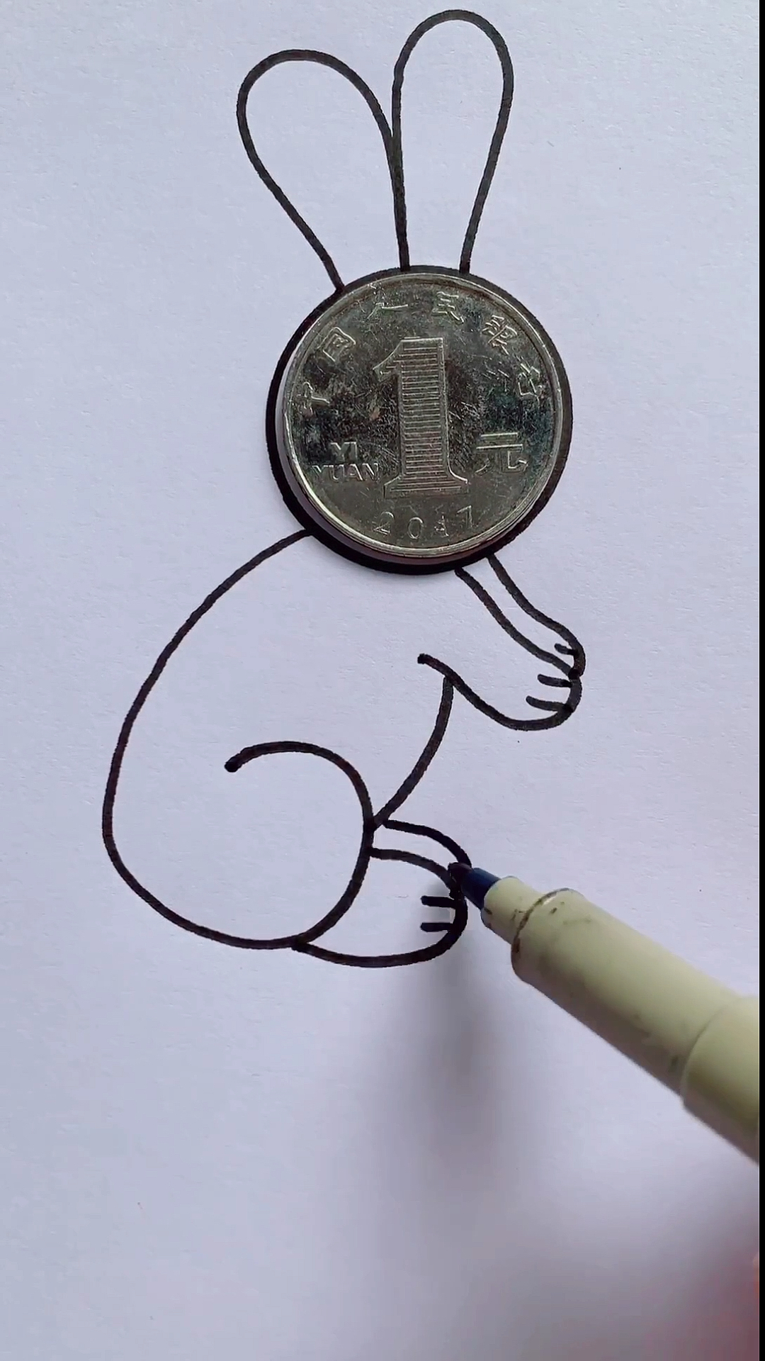 画画原来如此简单#用硬币画小白兔,太可爱了!