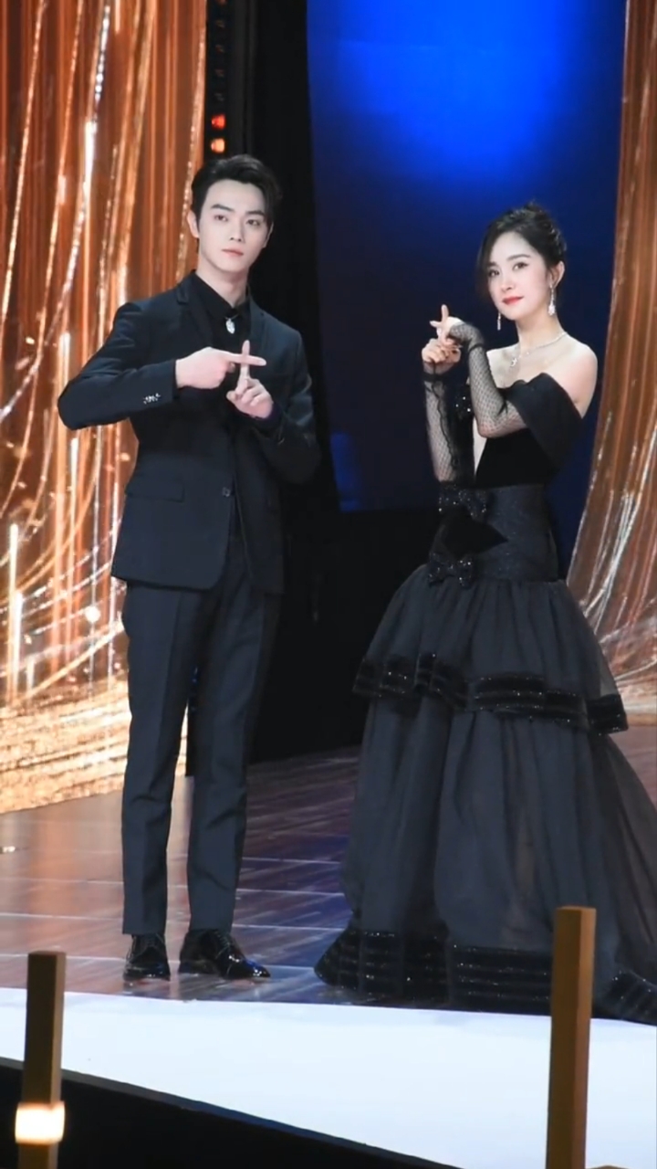 杨幂许凯#杨幂,许凯同框,俊男靓女好养眼!